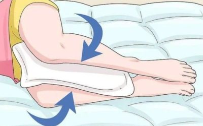 The little-known benefits of placing a pillow between your knees at night.