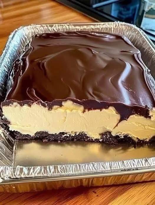 No-Bake Chocolate Éclair Cake: The 15-Minute Crowd-Pleaser That Tastes Like a Bakery!
