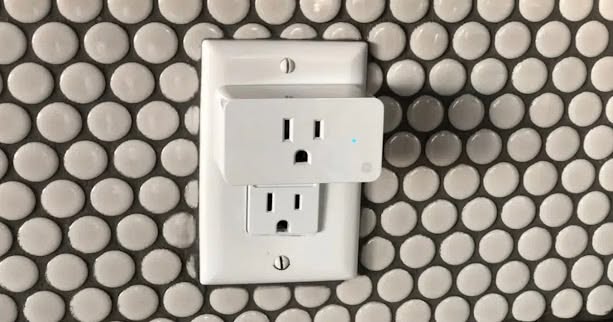 No One Had Ever Explained That to Me!” The Surprising Reason Some Outlets Are Installed Upside Down (And Why It’s Actually Brilliant)