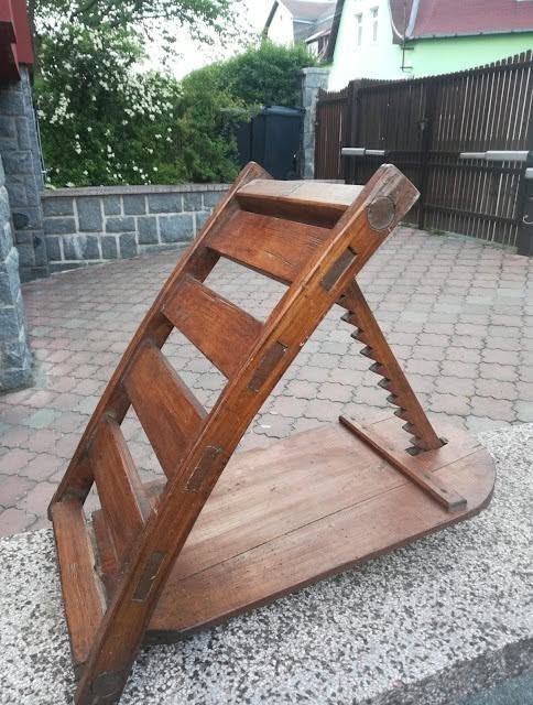 Found in an old house. What is this?