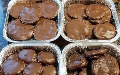 HOMEMADE TURTLE CANDY WITH PECANS AND CARAMEL !!!