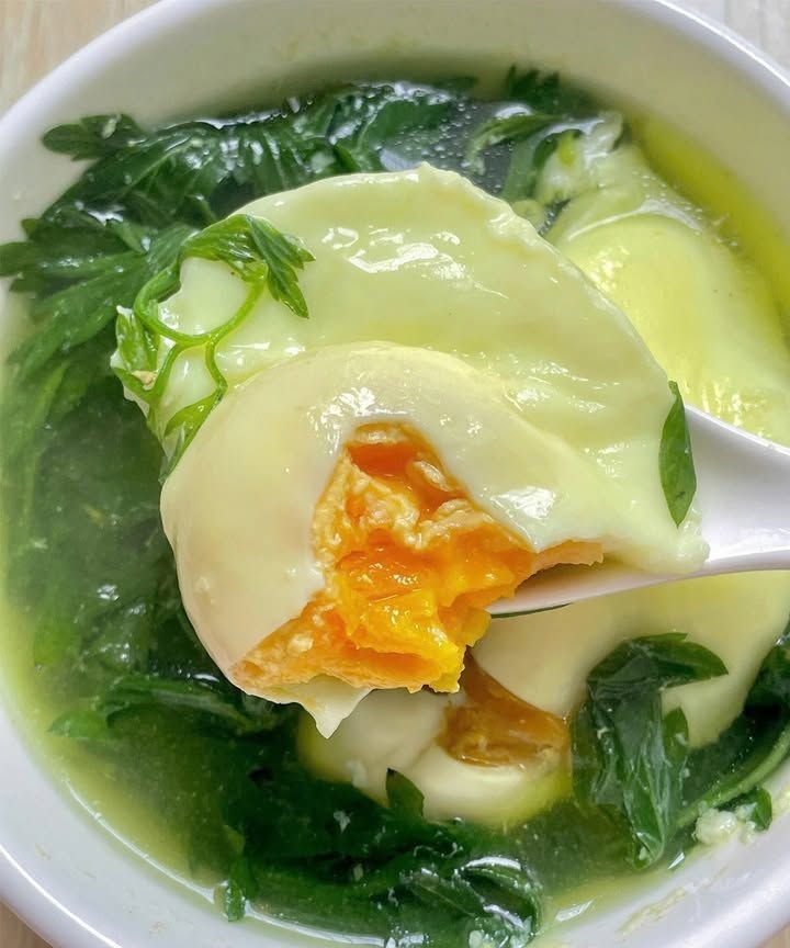 The Golden Combination: Why Modern Nutritionists are Reconsidering the Humble Egg